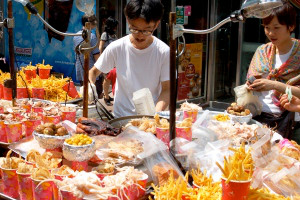Reisgids Seoul | stalletje met Koreaanse lekkernij